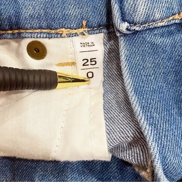 Loft | Frayed Denim Cut Off Shorts Embroidery Size 25/0 - Picture 6 of 7